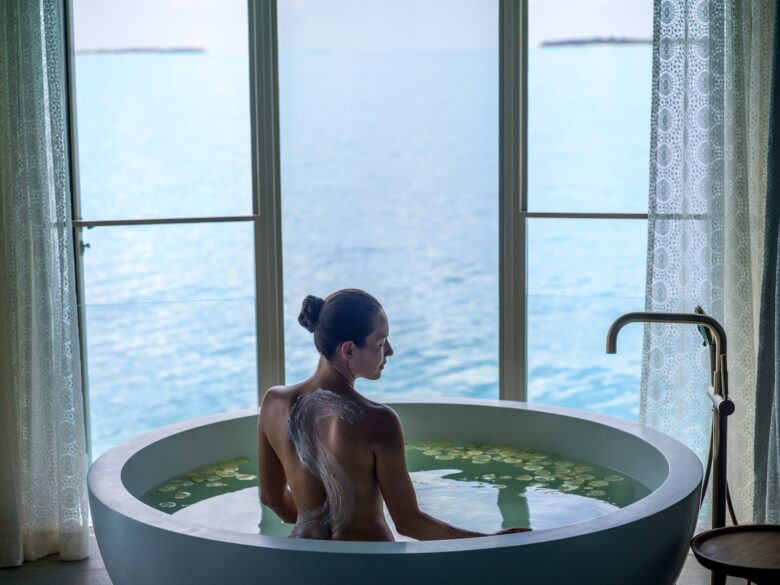 Copyright: InterContinental Maldives Maamunagau Resort
