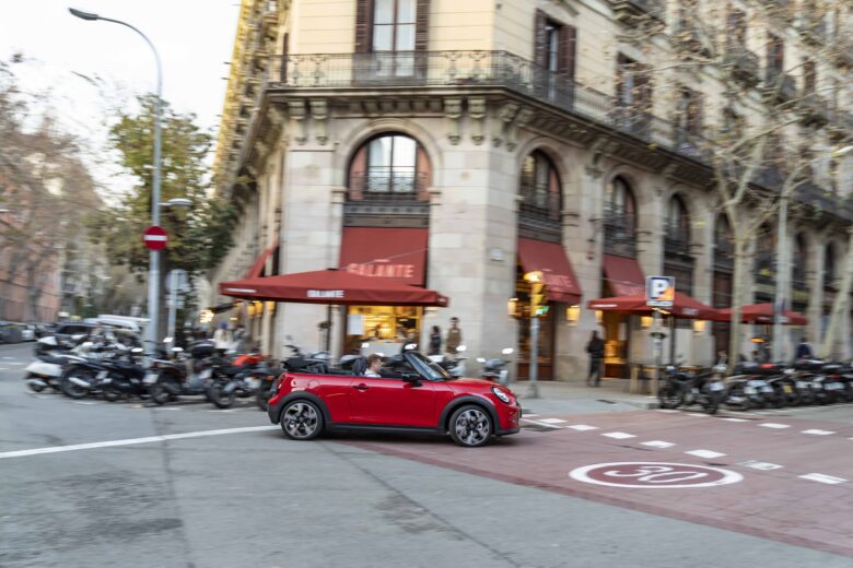 MINI Cooper Cabrio S in Chili Red