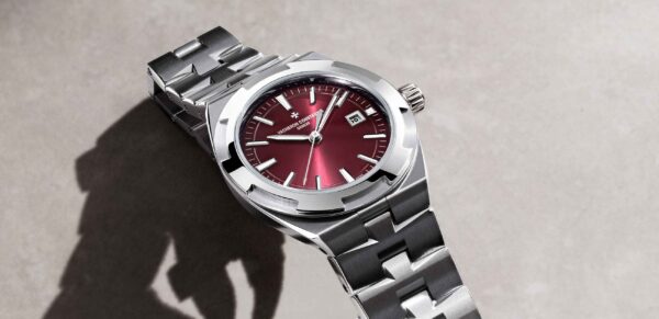 neue 34,5-mm-Varianten der Overseas Automatik