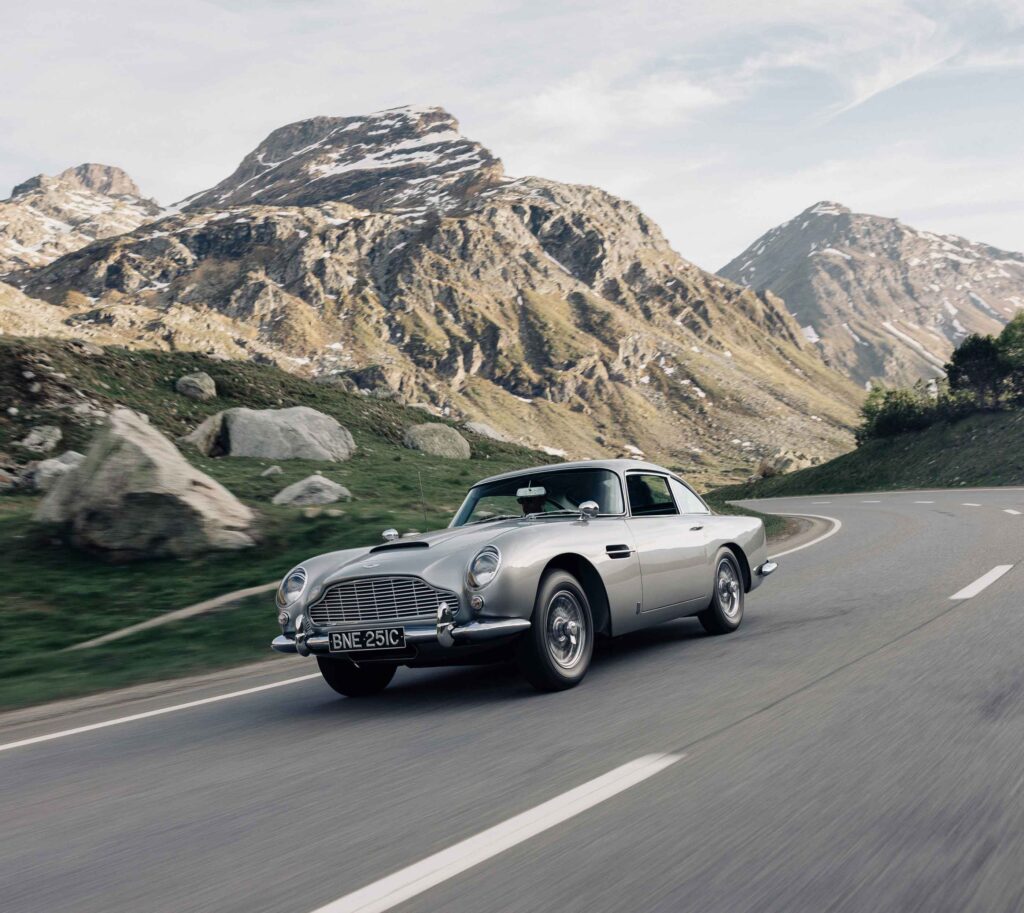 Breitling Top Time B01 Chronograph 41 Tribute to Aston Martin DB5